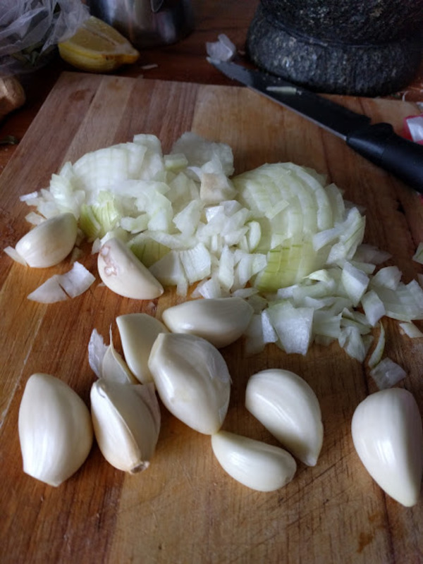 this looks like a lot of garlic