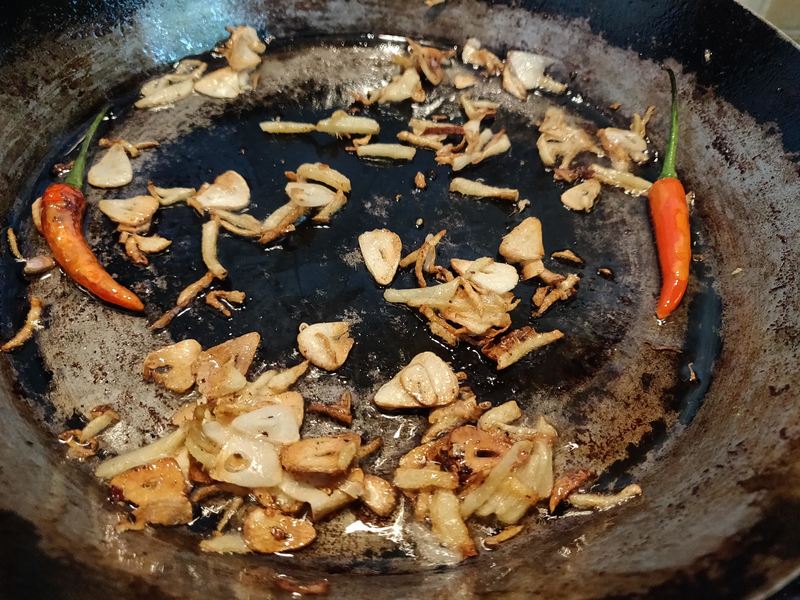 Garlic and ginger ready for the onions (don't add the chilli!!!)